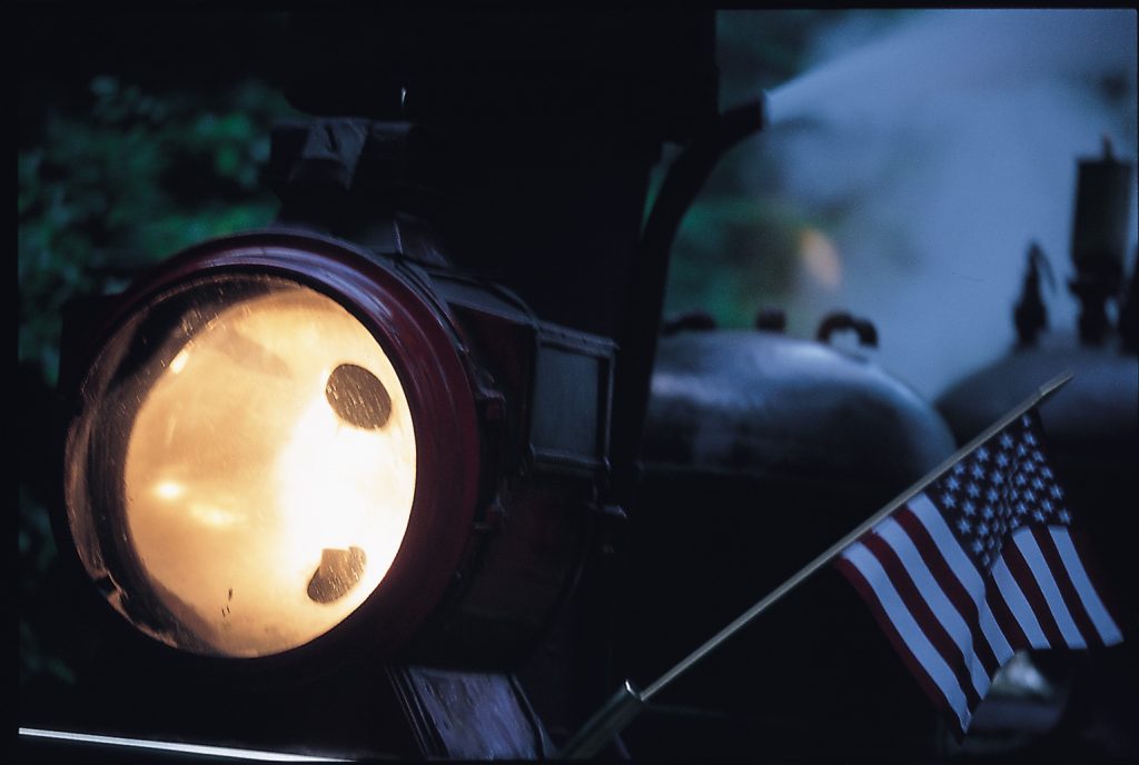 moonlight-dinner-party-steam-train