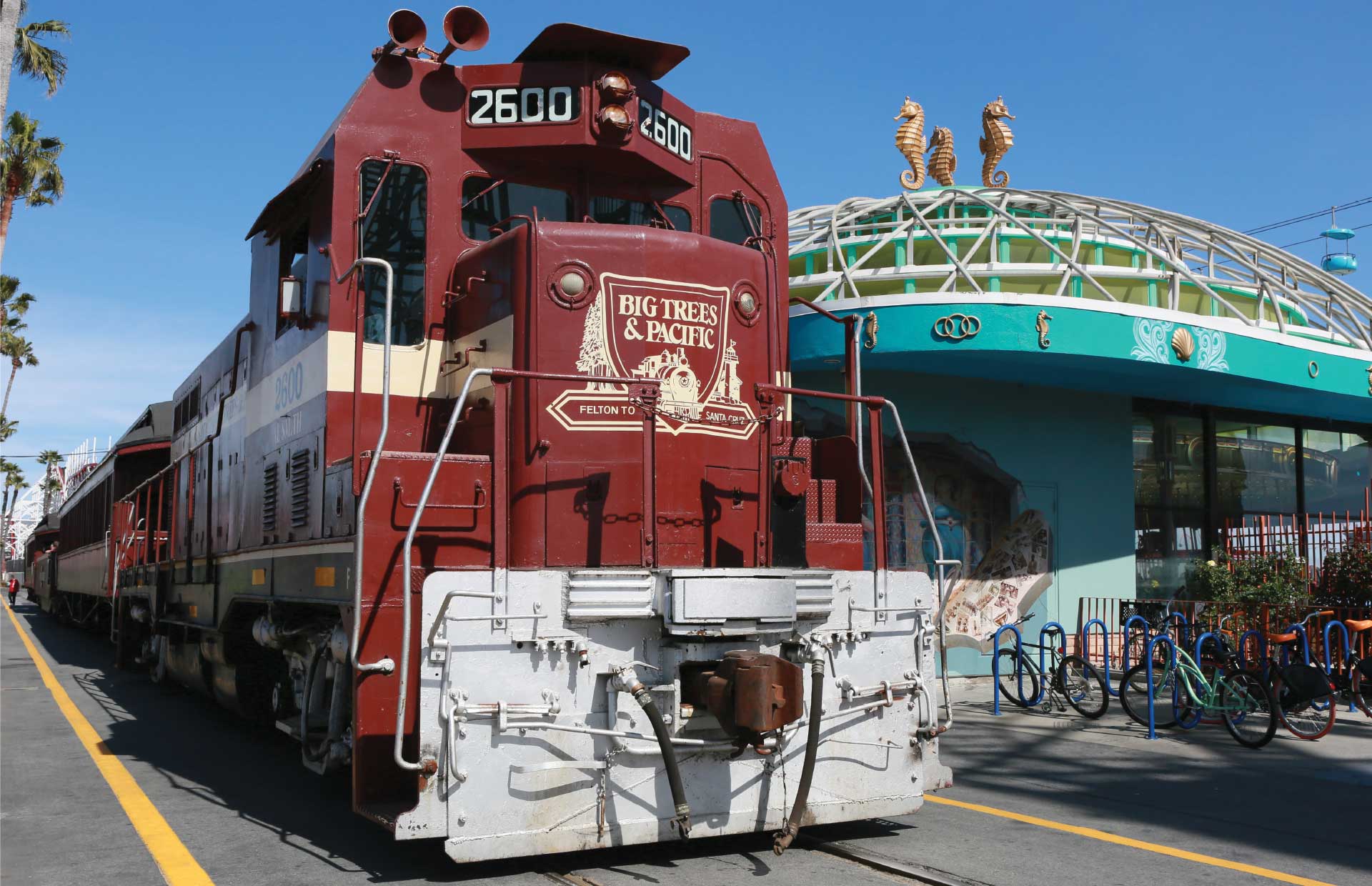 santa-cruz-beach-train